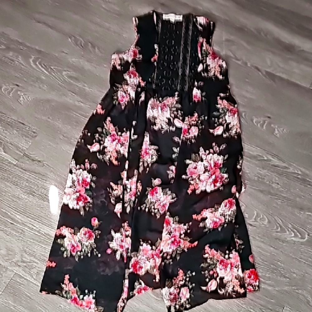 CALIFORNIA GYPSY long floral sheer vest with lace back. Sz small. Nwots